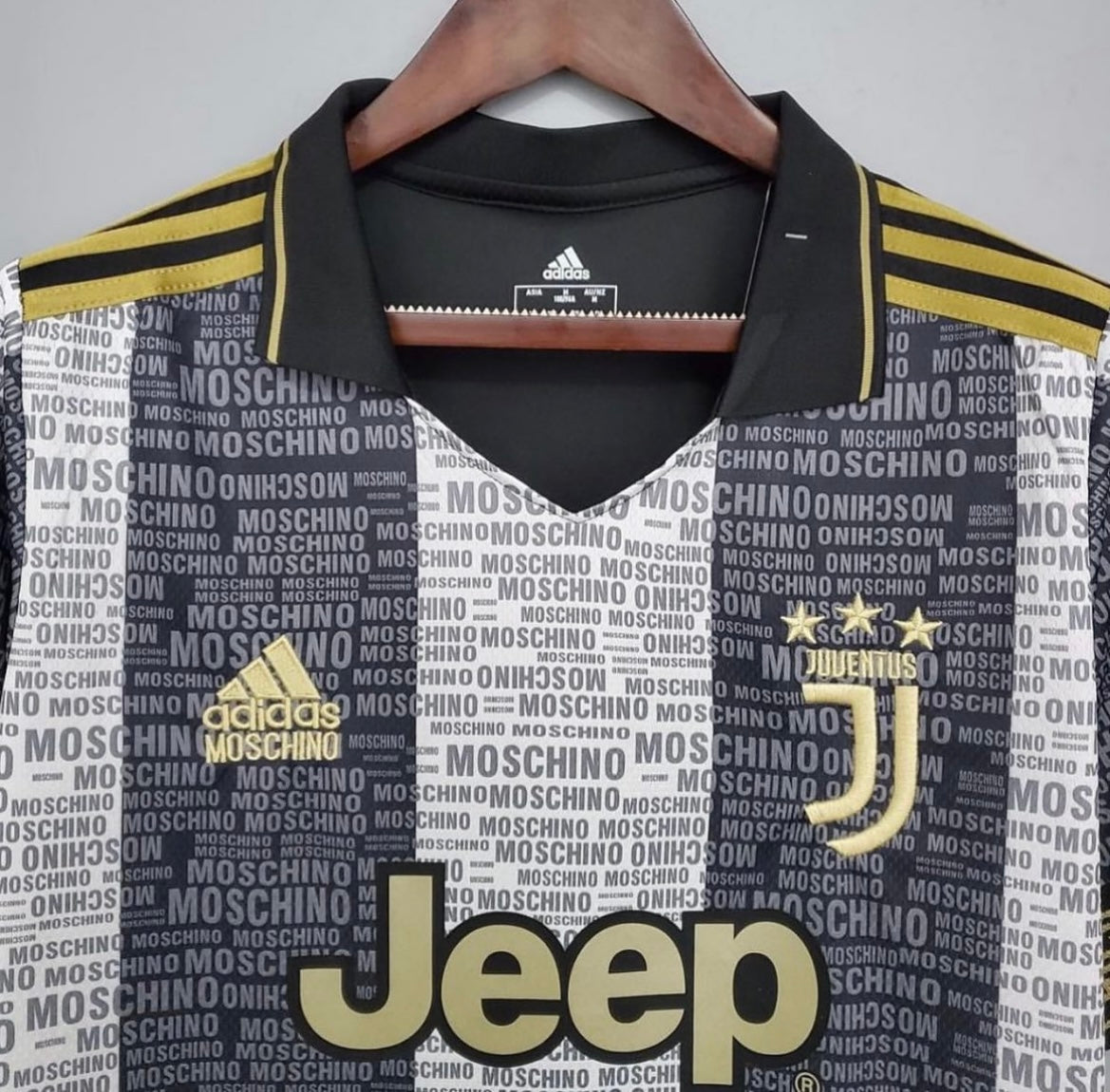 Juventus x Moschino Home Kit