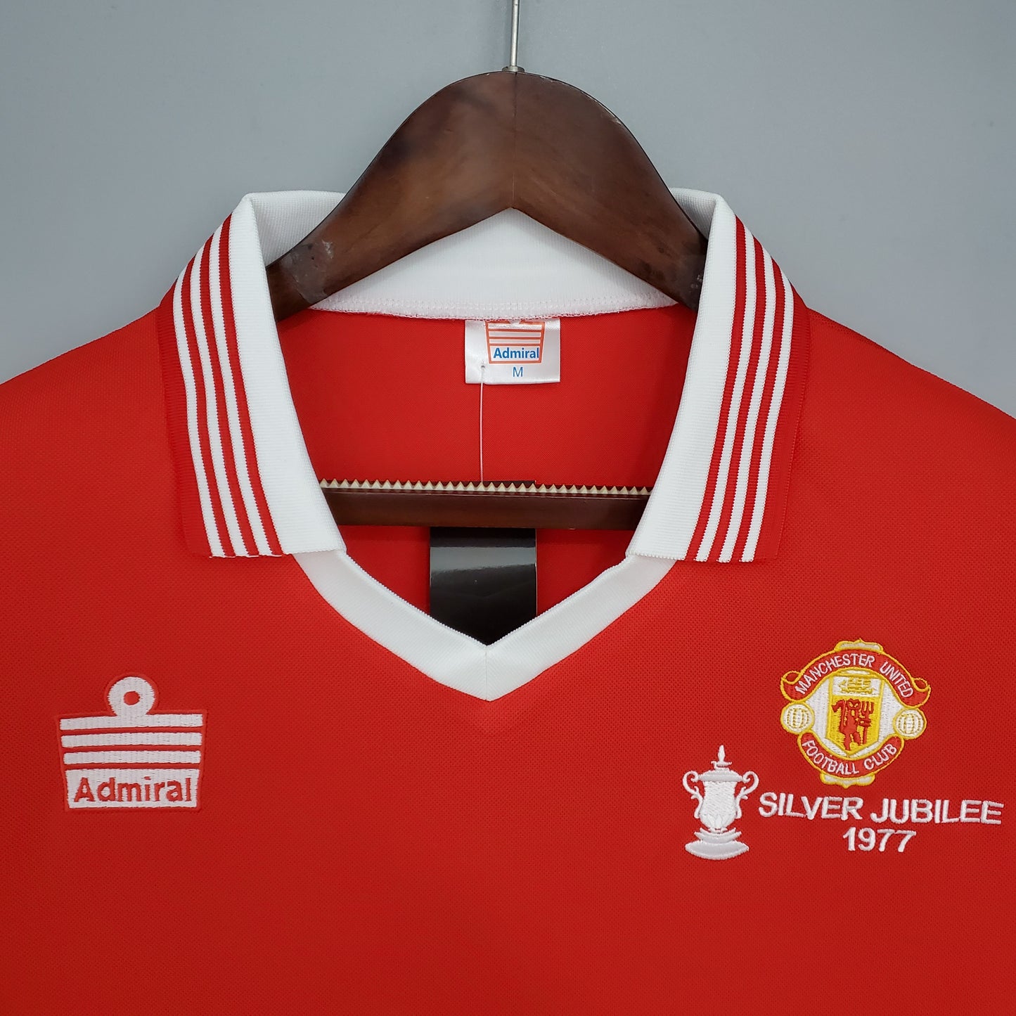 Manchester United 1977 Retro Jersey