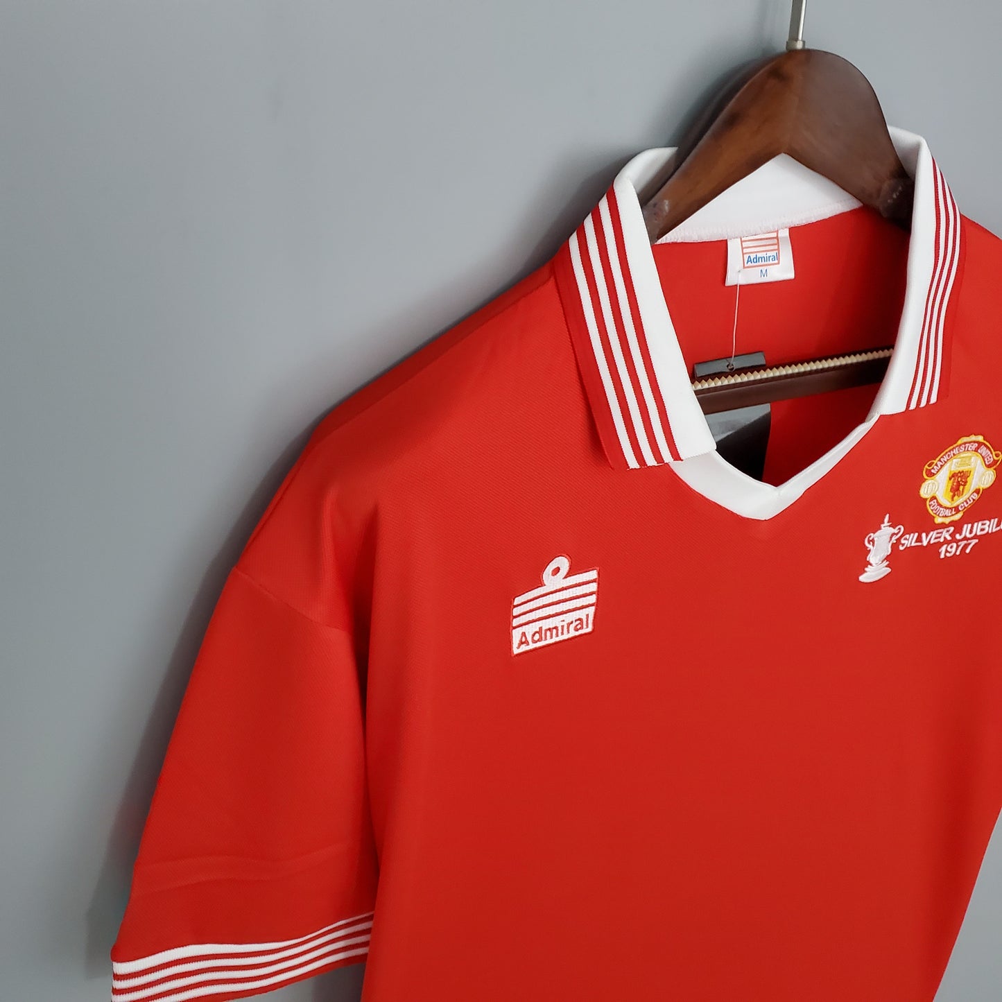 Manchester United 1977 Retro Jersey