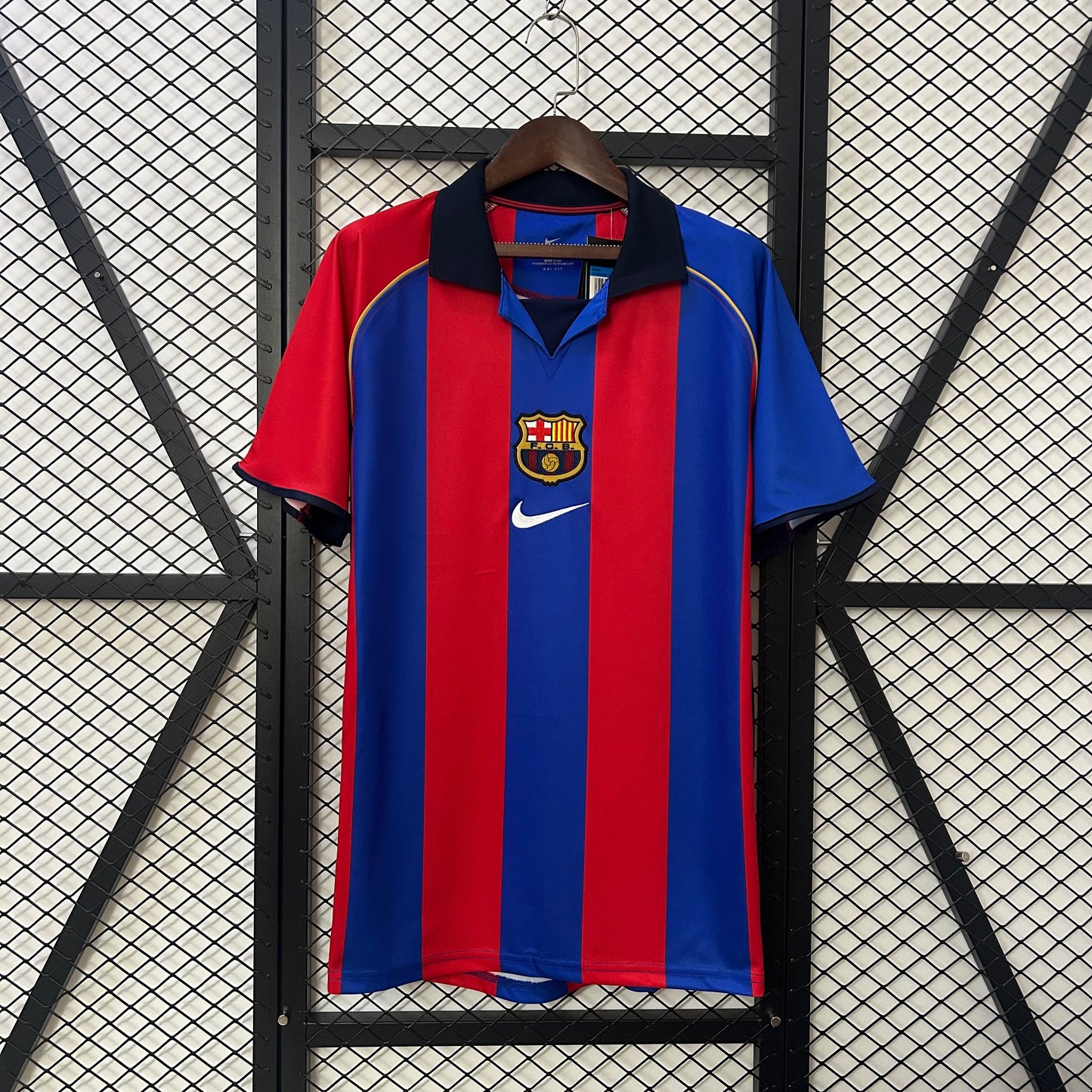 FC Barcelona 01/02 Home Kit