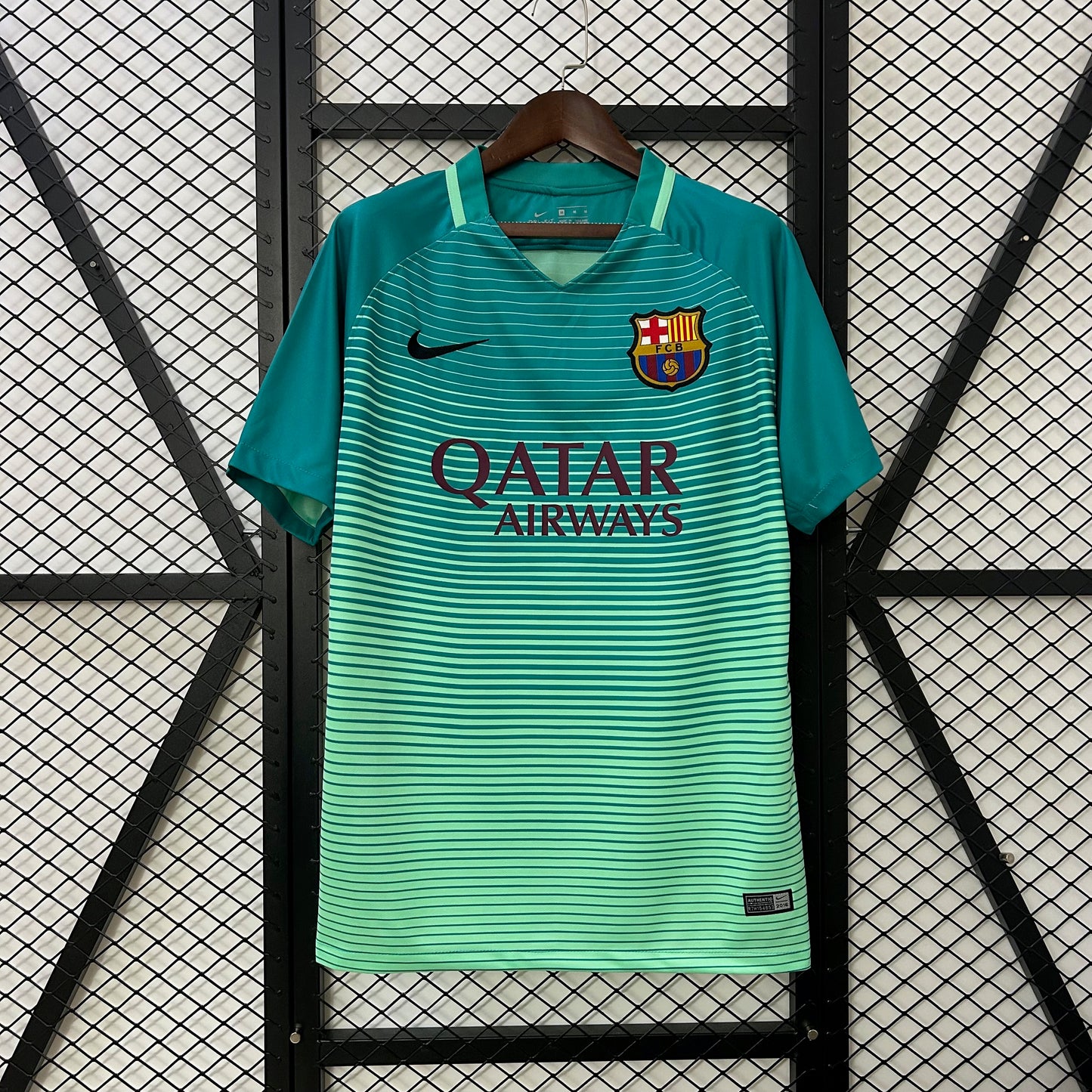 FC Barcelona 16/17 Away Kit