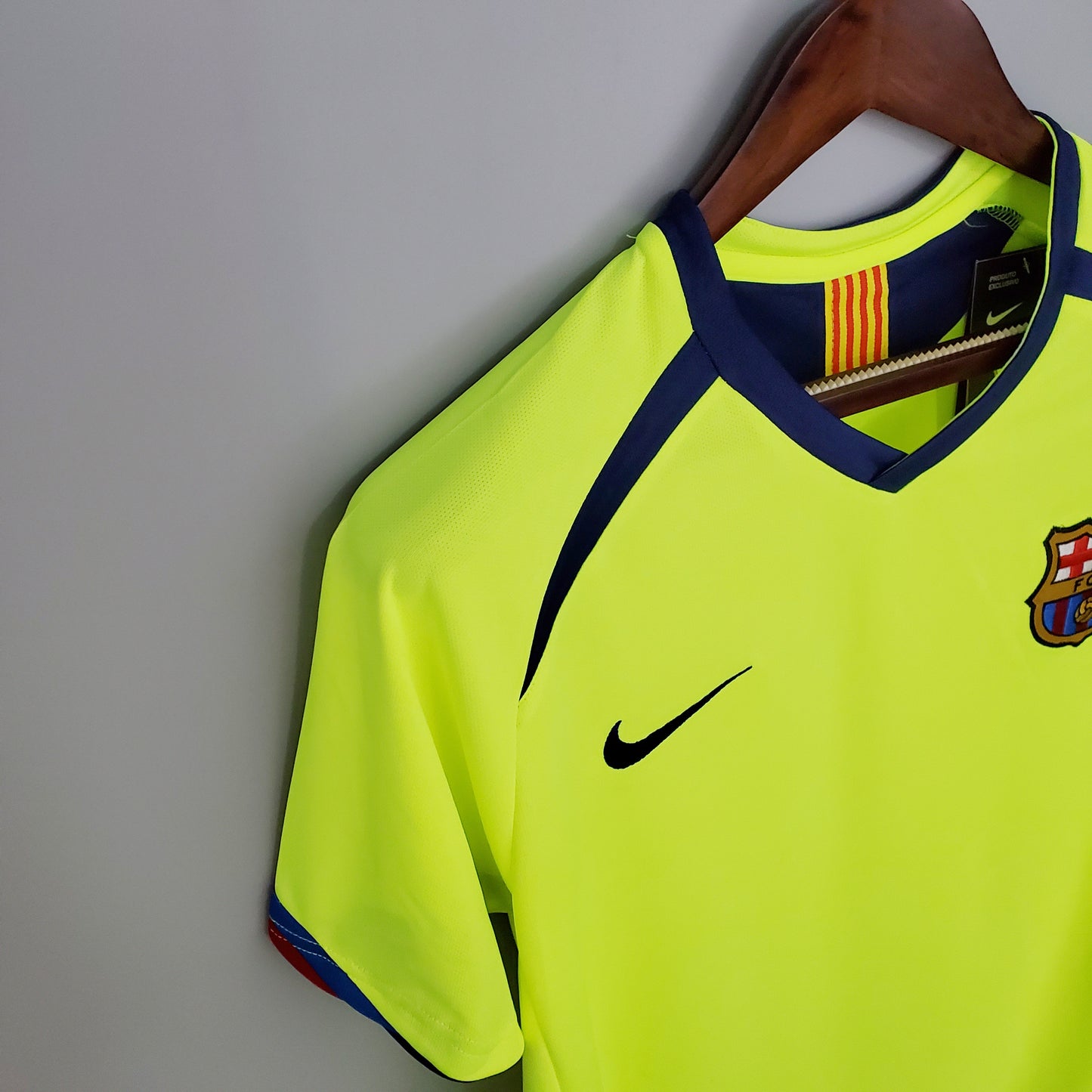 FC Barcelona 2005-06 Away Retro Jersey