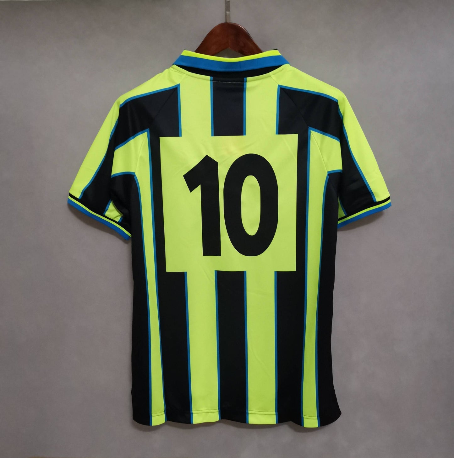 Manchester City 1998-1999 Away Retro Jersey